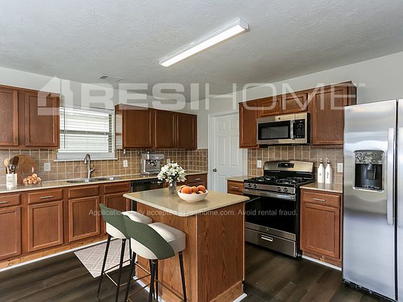 3rd image of 7826 Suffield Glen Ln