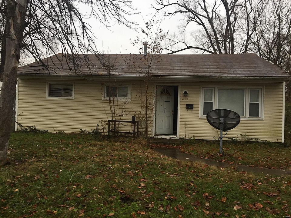 1st image of 214 Elm Dr