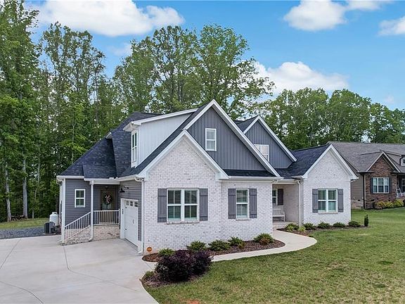 2nd image of 417 Wild Fern Ln