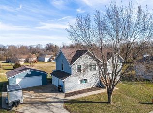 884 Glengera St, Peculiar, MO 64078