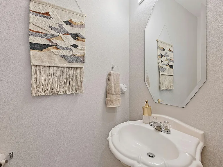 2213 Hazen Ln — Photo 15