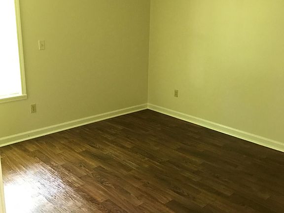 5th image of 179 Heather Ln