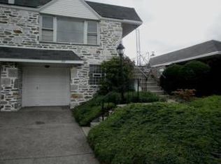 557 Domino Ln, Philadelphia, PA 19128