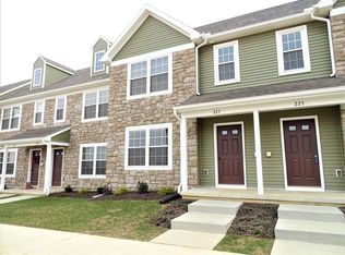 227 Springwood Dr, Lebanon, PA 17042