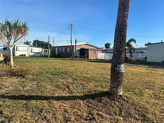 2nd image of 107 Coachlight Ln