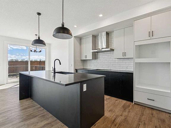 5th image of 73 N Sora Gdns SE