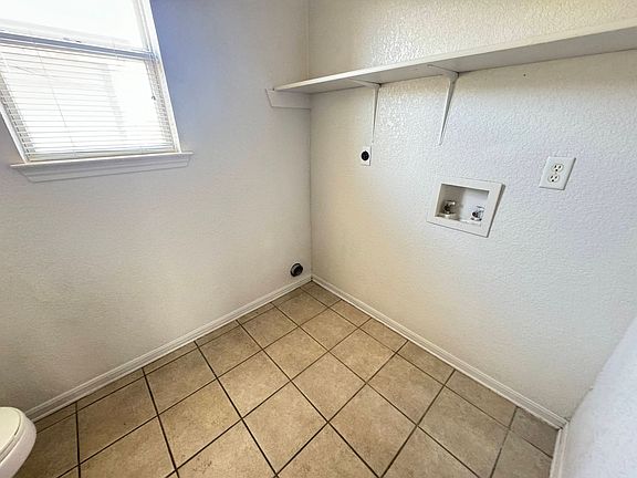 5th image of 205 Lydia Dr APT C