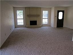 4th image of 1719 Delaford Dr
