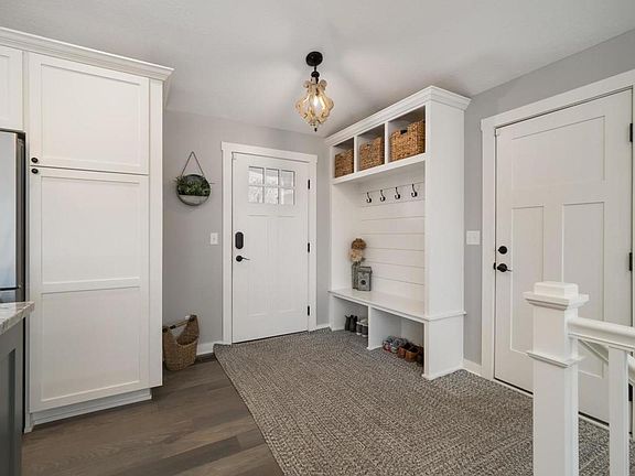4th image of 12812 Maywood Ln