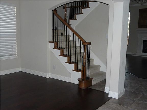 4th image of 607 Sante Fe Dr