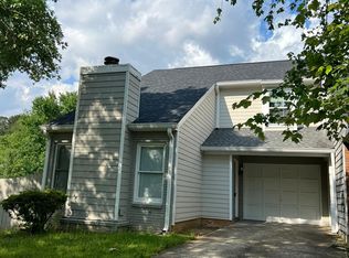 8024 Woodlake Dr, Riverdale, GA 30274