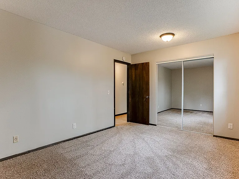 Caravelle Apartments — Photo 14