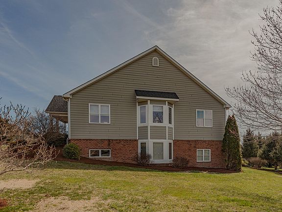 5th image of 60 Shaner Hill Dr