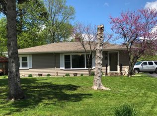 2N683 Woodcrest Dr, West Chicago, IL 60185