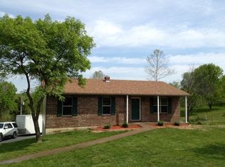 8008 Alverno Dr, Centertown, MO 65023