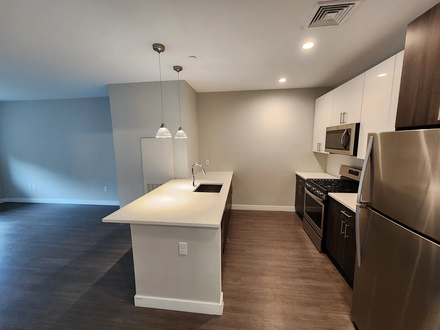 1 bed, 800 sqft, $2,600 — Photo 2