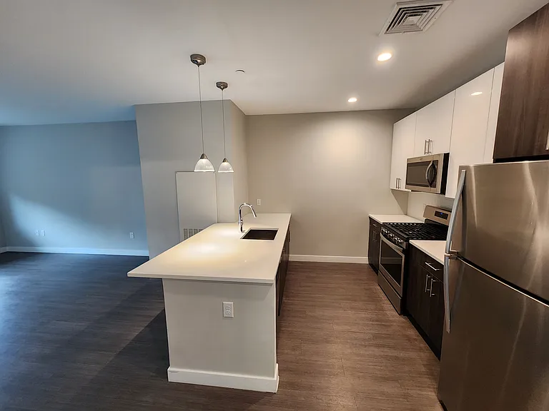 26 Bridge St #1 — Photo 2