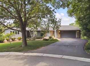 12810 Meadow Cir, Minnetonka, MN 55305