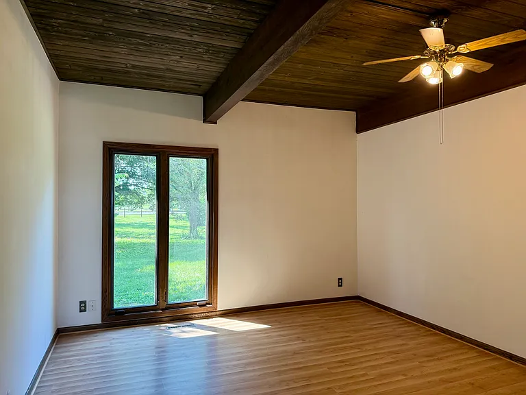 2950 Forestview Cir — Photo 11