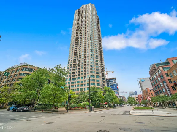 400 N La Salle St #4401, Chicago, IL 60605