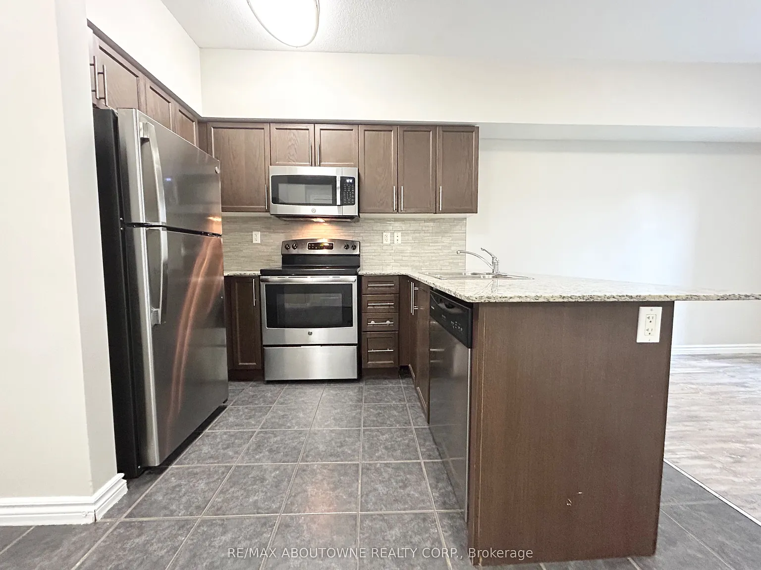 2 bed, $2,125 — Photo 3