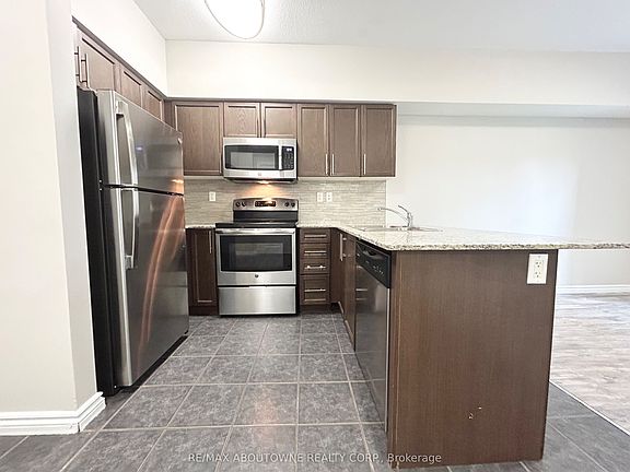 3rd image of 5 Rittenhouse Rd #102