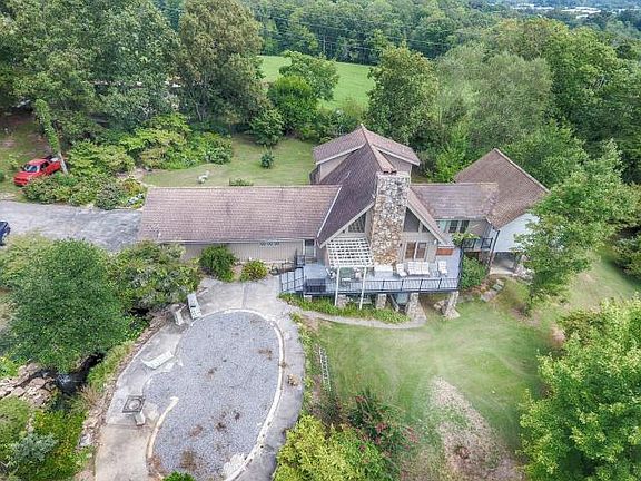2nd image of 8440 Faranda Way