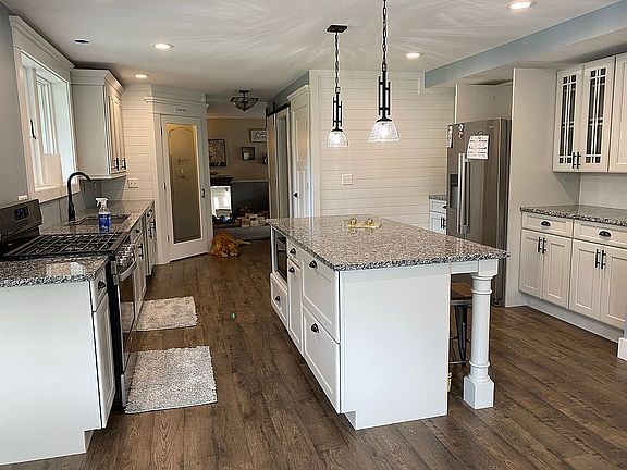4th image of 2144 Hermitage Dr