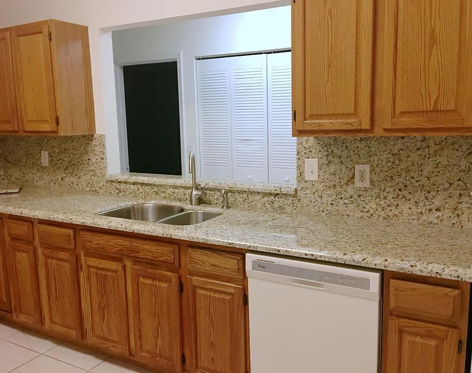 3 bed, 2.0 bath, 1229 sqft, $3,100 — Photo 4