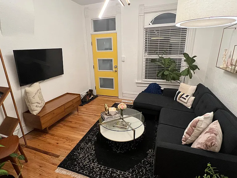 3717 N Franklin St — Photo 5