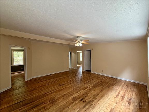 3rd image of 214 Thompson Hollow Road
