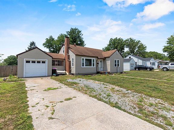 3rd image of 311 Elmwood Blvd