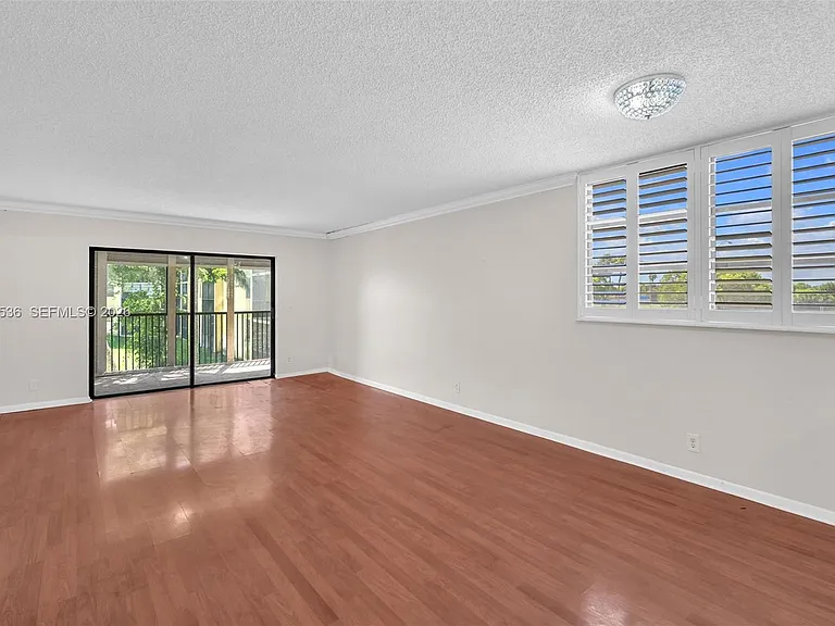 6575 W Oakland Park Blvd #218 — Photo 8