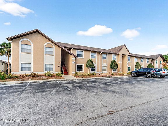 2nd image of 240 Spring Dr APT 5