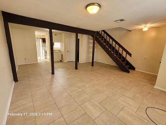 2nd image of 2412 Oxford Pl