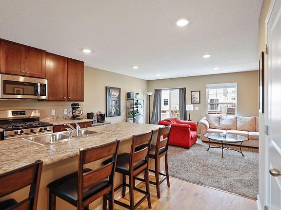 5th image of 654 Eagle Ct