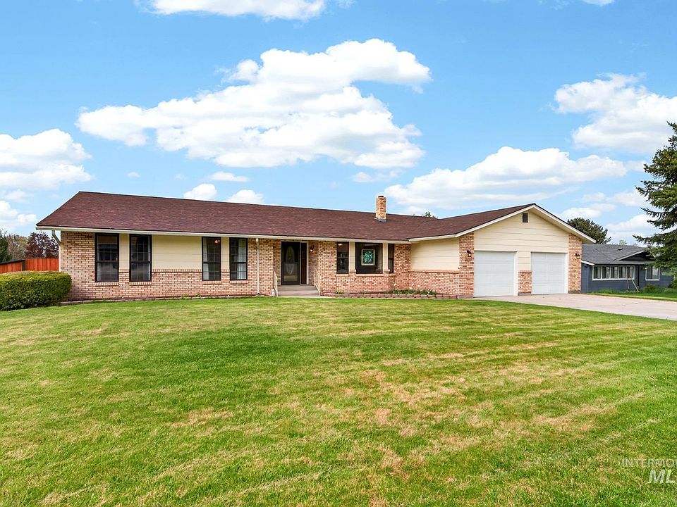 1st image of 600 Donna Dr