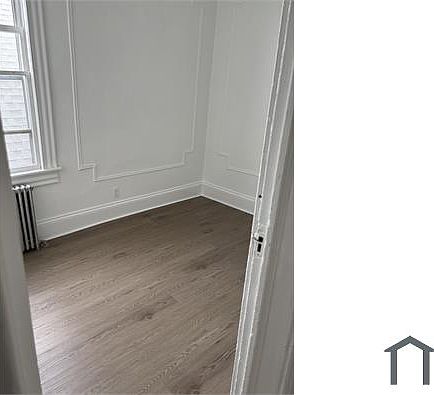 5th image of 43 Oak St Floor 3