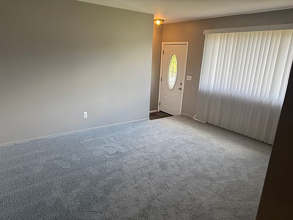 3rd image of 22489 Daniels St
