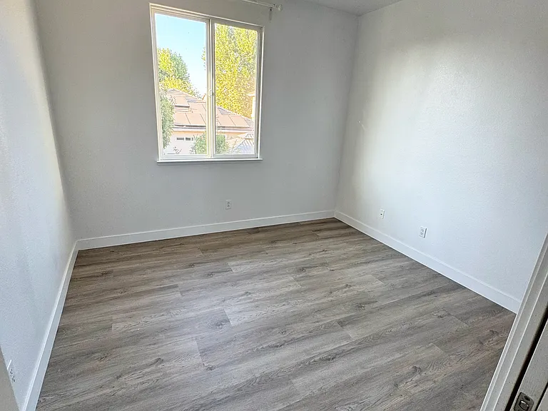 1421 Croydon Ct — Photo 19