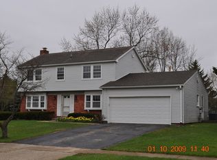 11 Knight Hill Ct, Buffalo Grove, IL 60089
