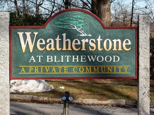 201 Weatherstone Dr #201, Worcester, MA 01604