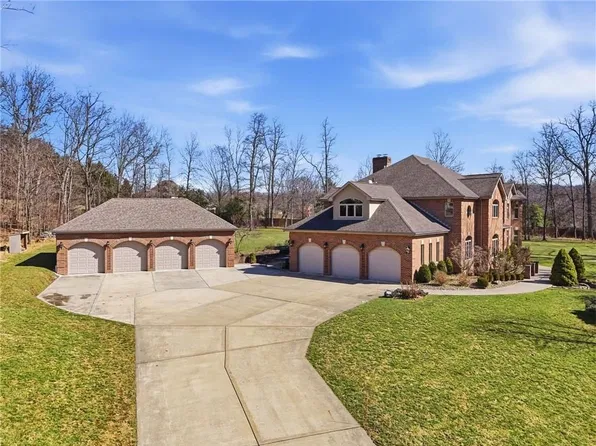 1653 Chapel Ridge Ln, Mars, PA 16046