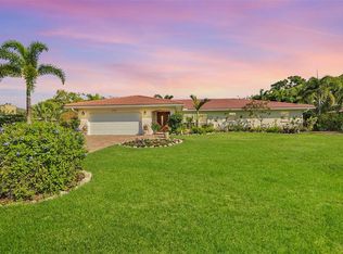 8053 Estates Dr, Sarasota, FL 34243