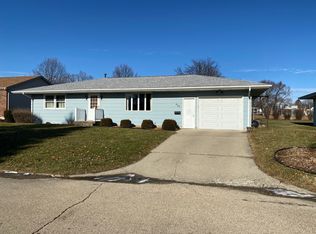 406 E Park St, Morrison, IL 61270