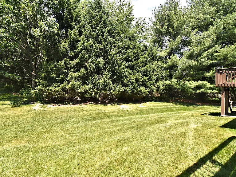 18 Norsham Way #1 — Photo 52