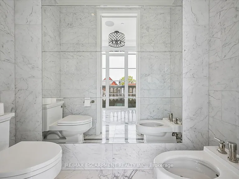300 Randall St S #211 — Photo 9