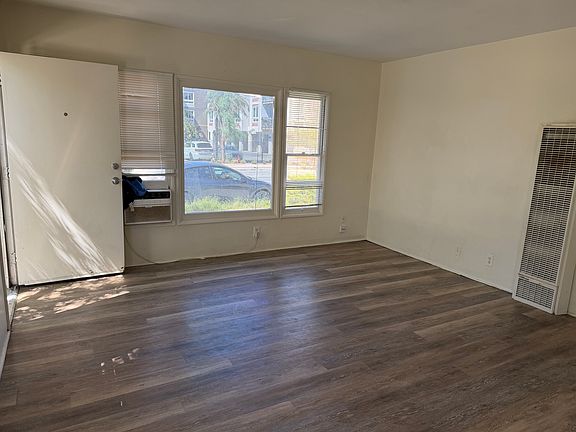 2nd image of 948 E Avenue Q12 #1