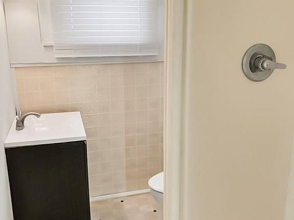 5th image of 126 S 8th St #126