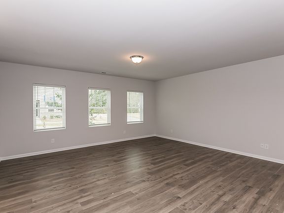 003-photo-living-room-10810030_11282022